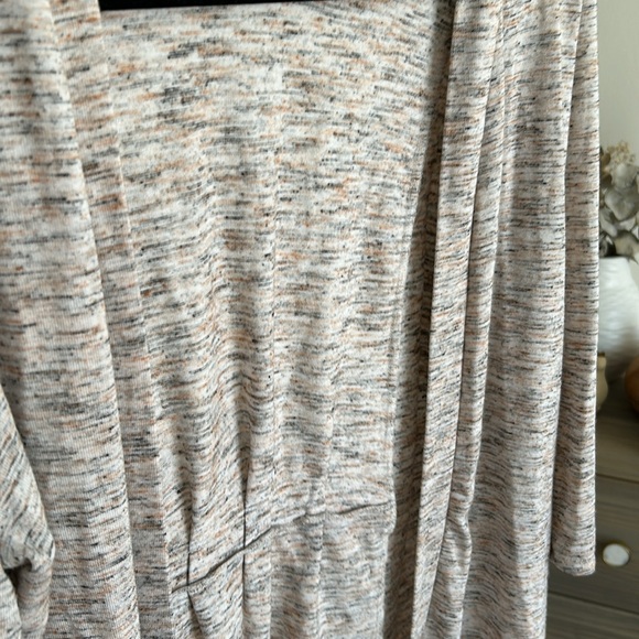 Beige sweater - Picture 4 of 4